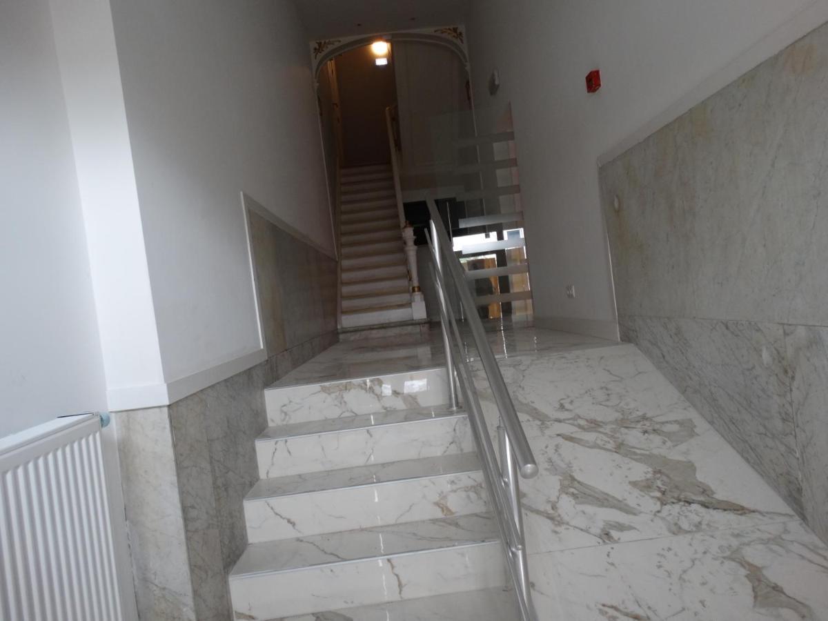 Hotel De La Gare Aalst Bagian luar foto